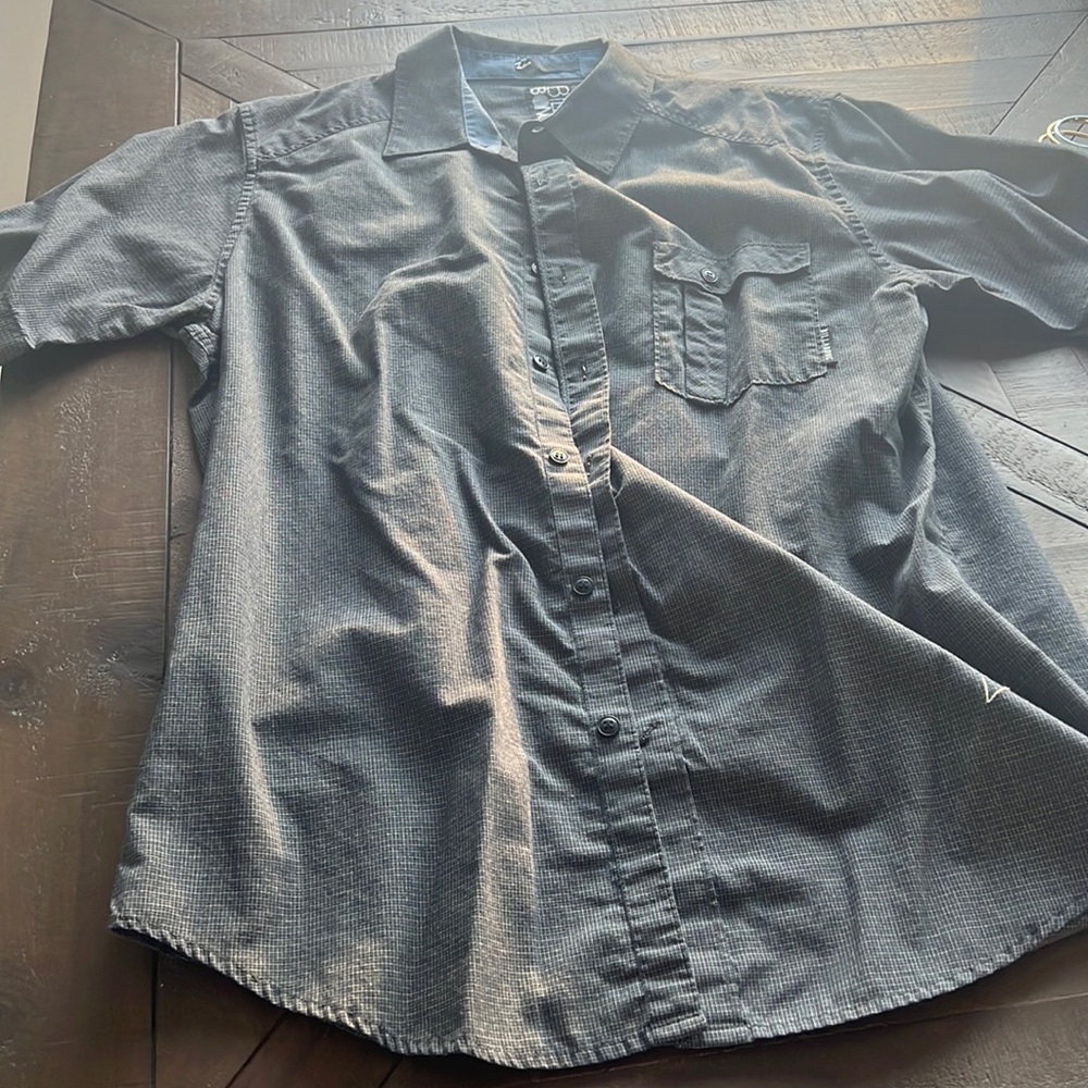 Billabong Men's Short Sleeve Button Down- M